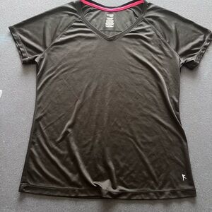Danskin Women’s Black Short-Sleeve V-Neck Active Top size XL (16-18) NWOT #A-12